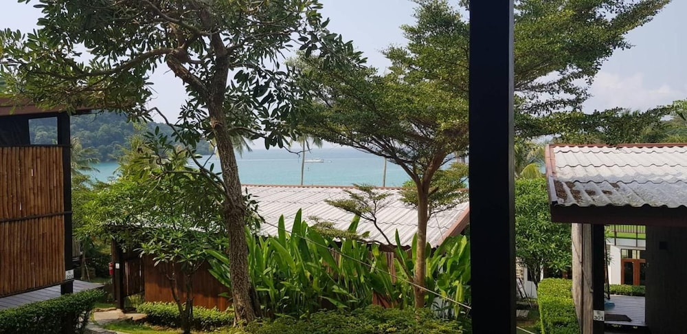 to the sea the resort koh kood