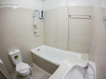 the train hotel hatyai