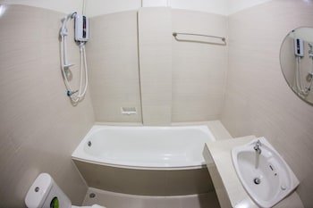 the train hotel hatyai