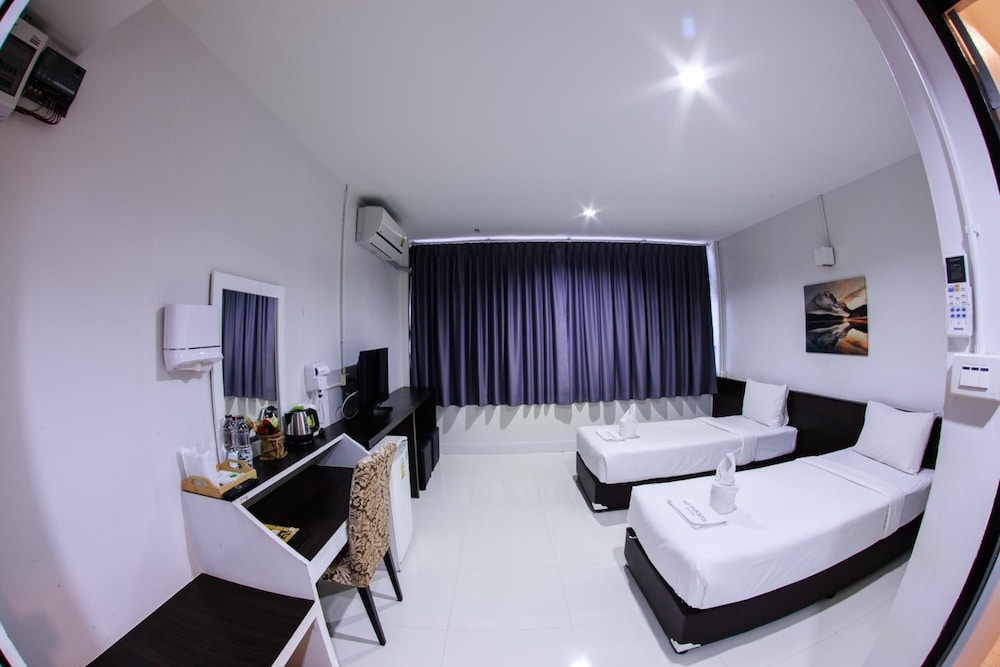 the train hotel hatyai