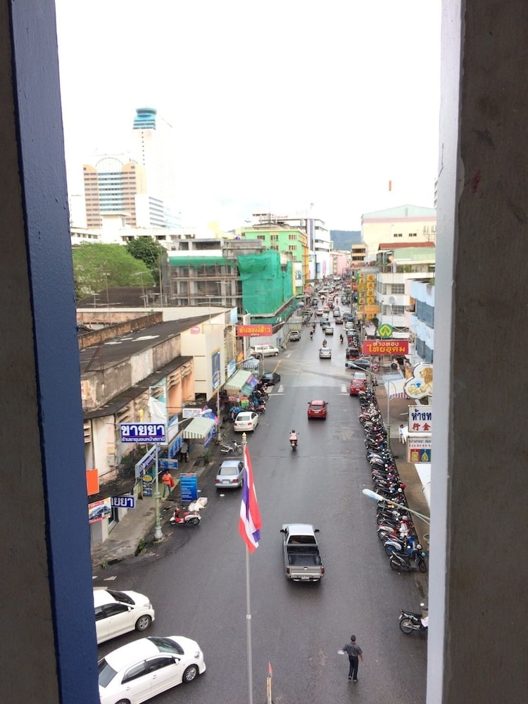 the train hotel hatyai