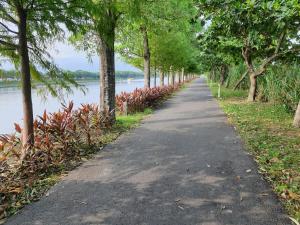 dongshan river left bank bandb