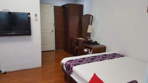 dongshan river left bank bandb