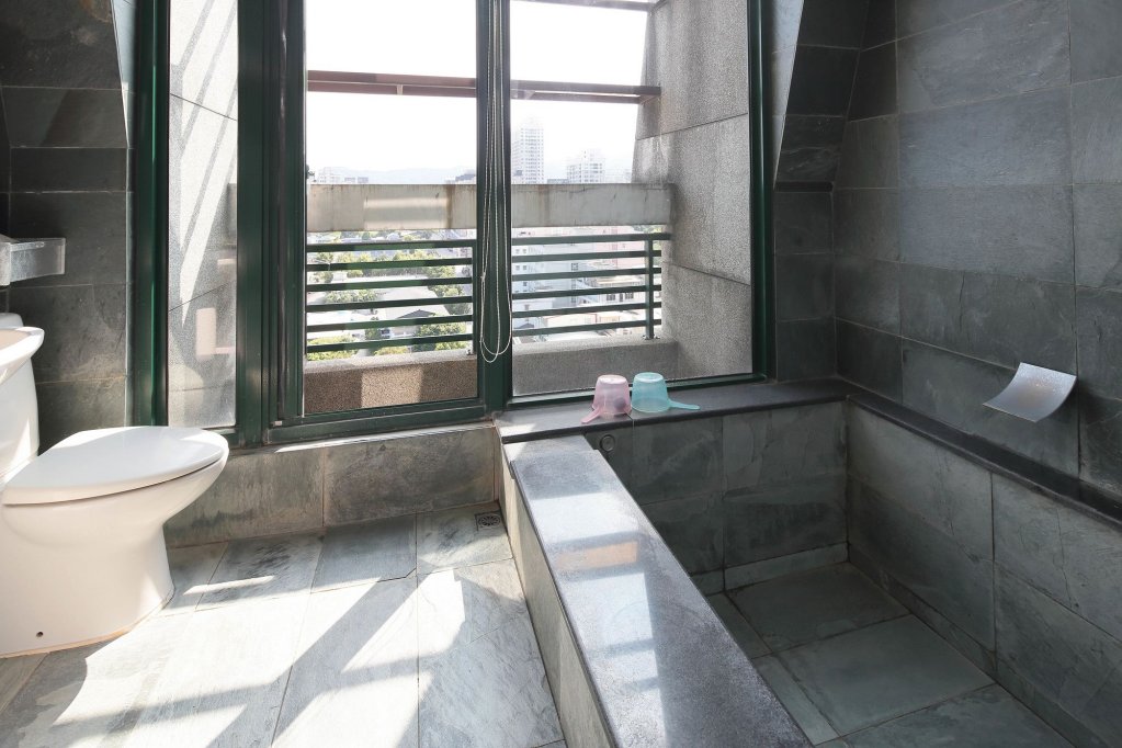 quan jia hot spring bandb