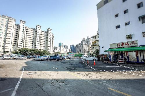 welcome the sun enjoy the moon