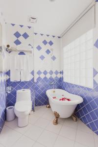 welcome the sun enjoy the moon