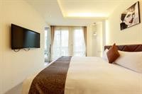 sasa nor lamour b and b