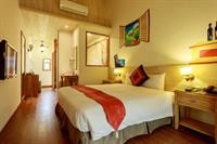 sasa nor lamour b and b