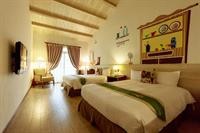 sasa nor lamour b and b