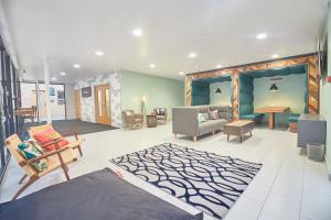 destiny student meadow court campus accommodation