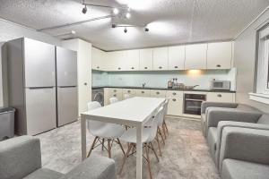 destiny student meadow court campus accommodation