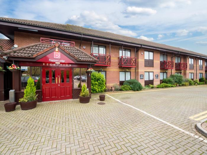 peartree lodge waterside