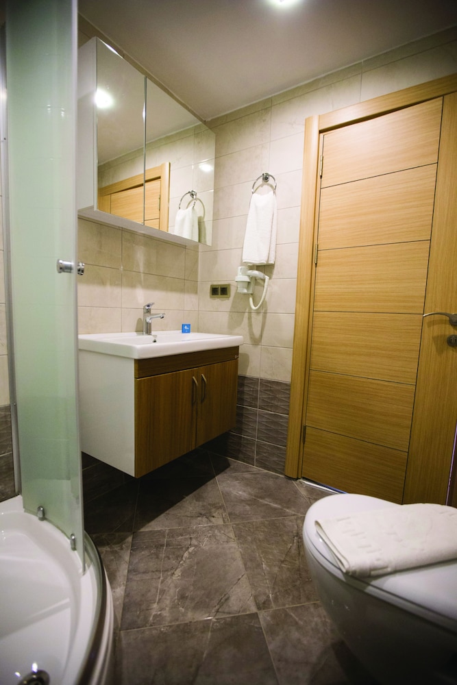alesha suite