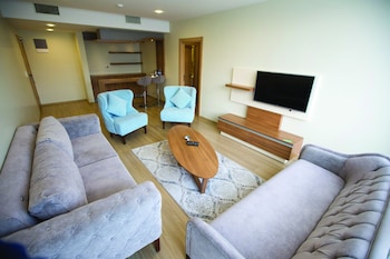 alesha suite