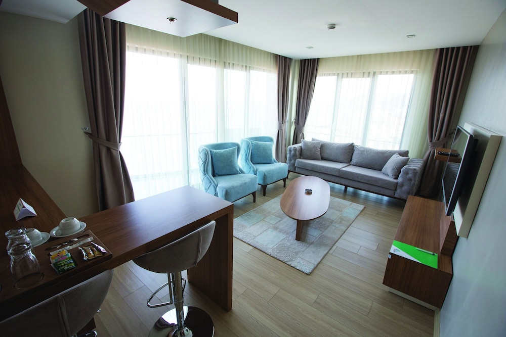 alesha suite
