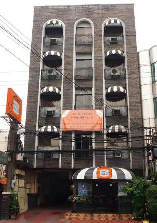 stone house hotel quezon city