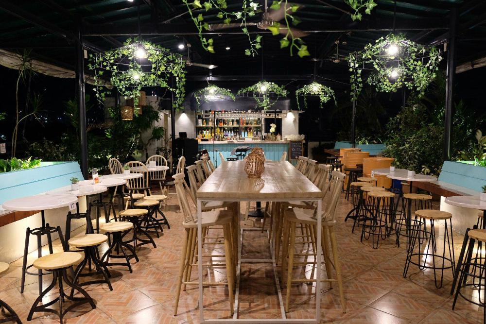 stone house hotel quezon city