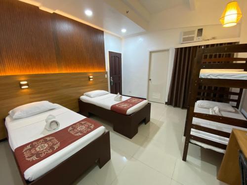 stone house hotel quezon city