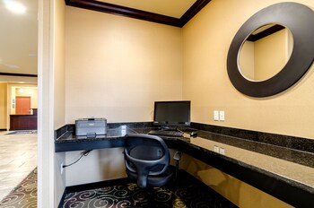 Cobblestone Hotel & Suites - Mccook,Red Willow County>>Mccook,3 star