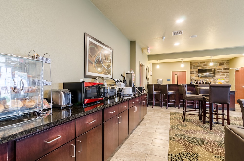 cobblestone hotel and suites mccook