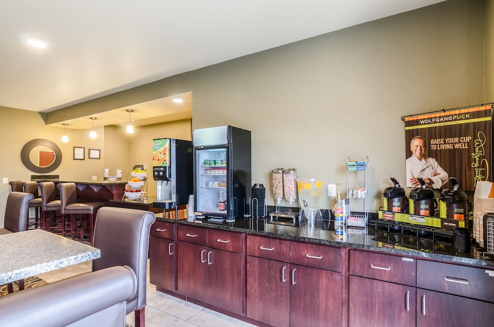 cobblestone hotel and suites mccook