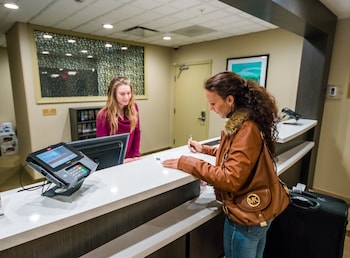 Candlewood Suites Fairbanks By Ihg,College>>Alaska,3 star