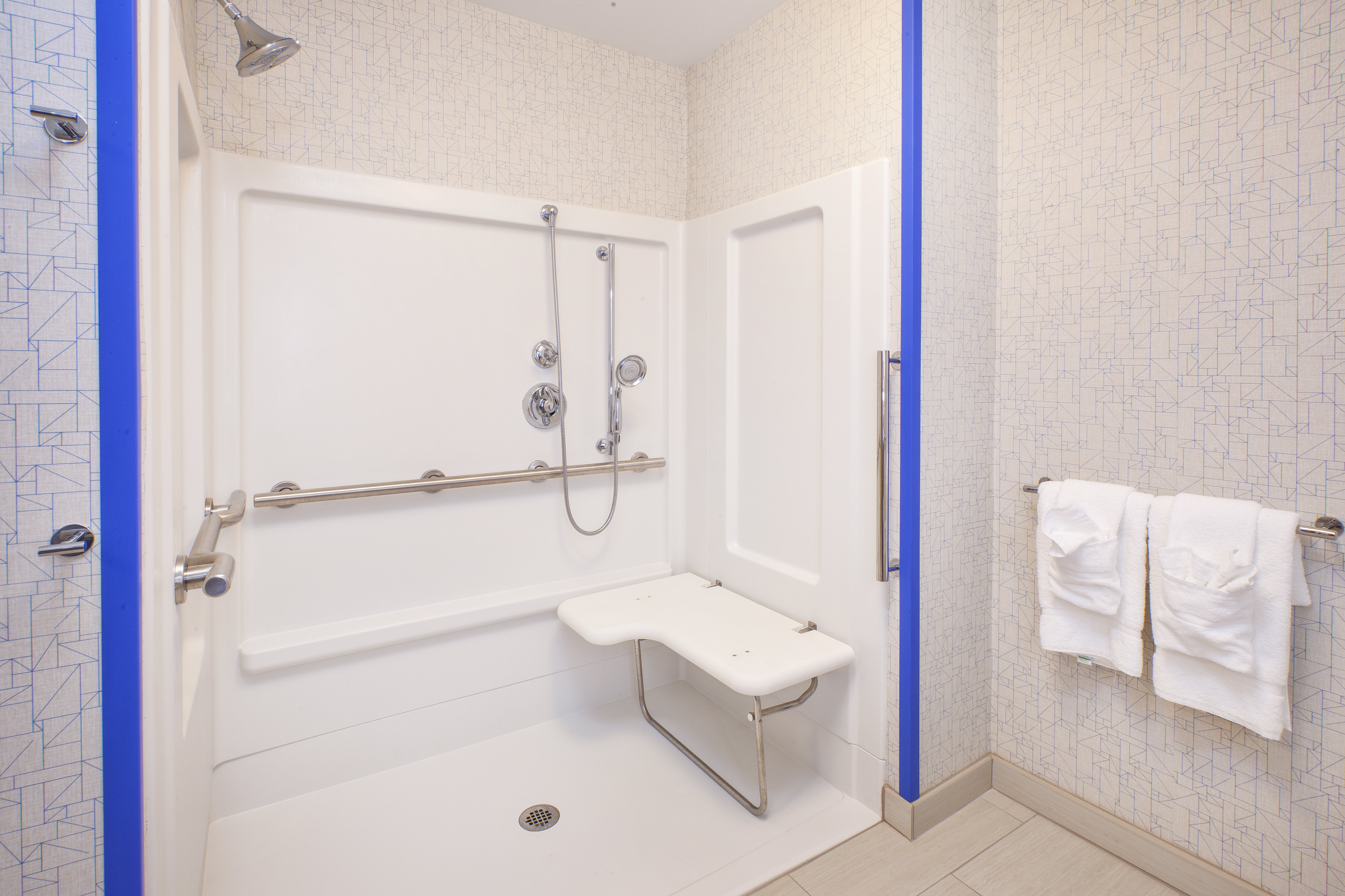 holiday inn express and suites new castle by ihg