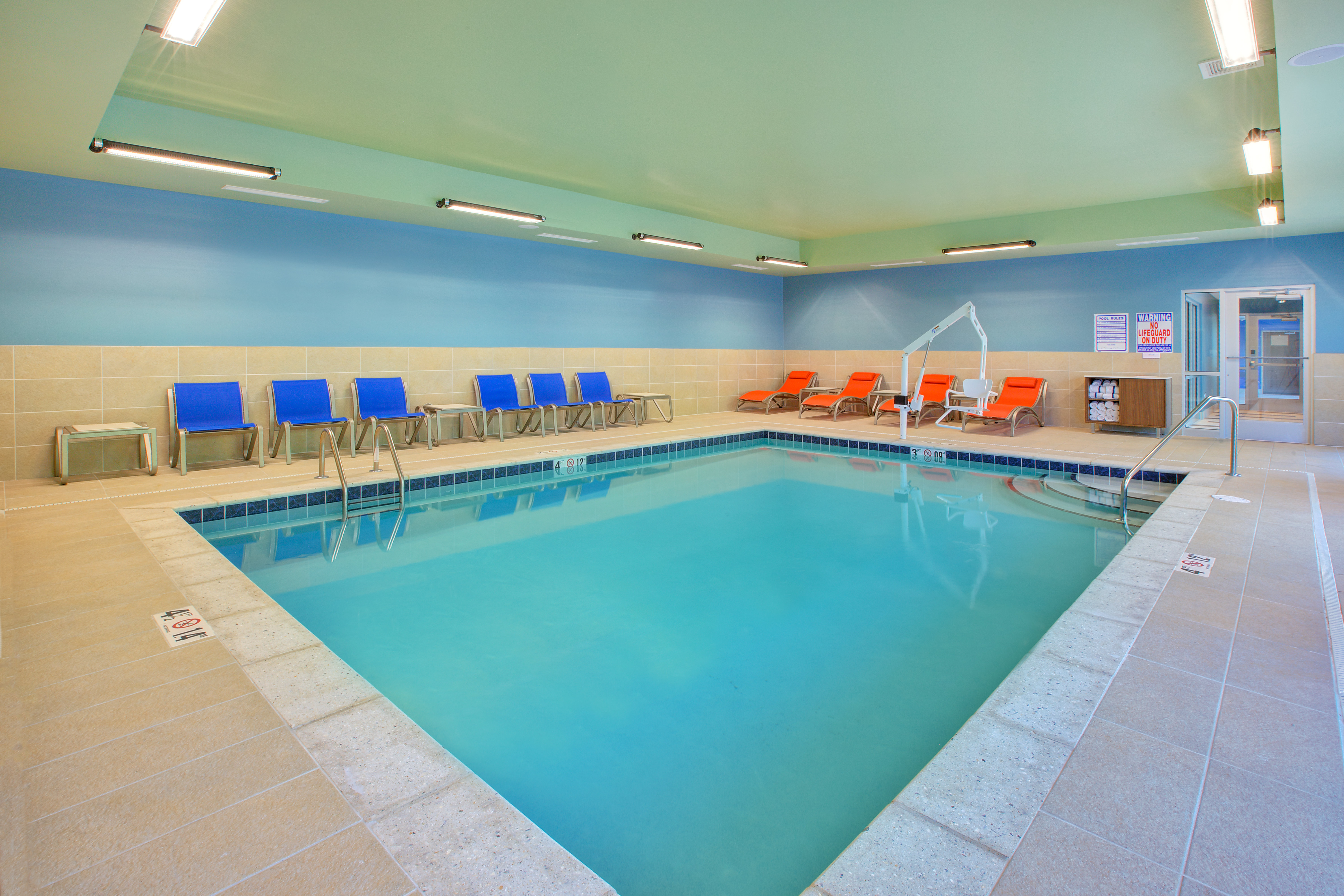 holiday inn express and suites new castle by ihg