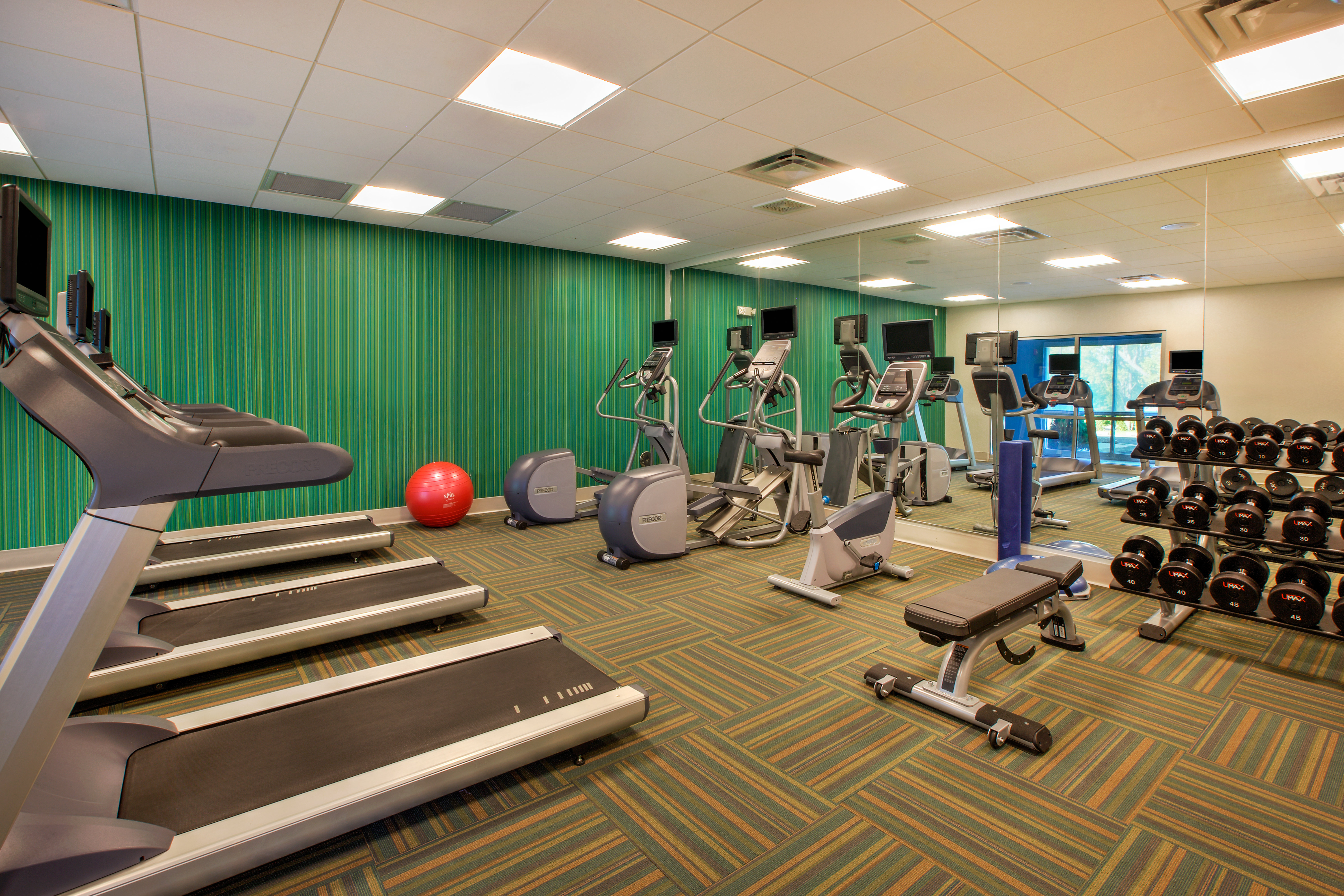 holiday inn express and suites new castle by ihg