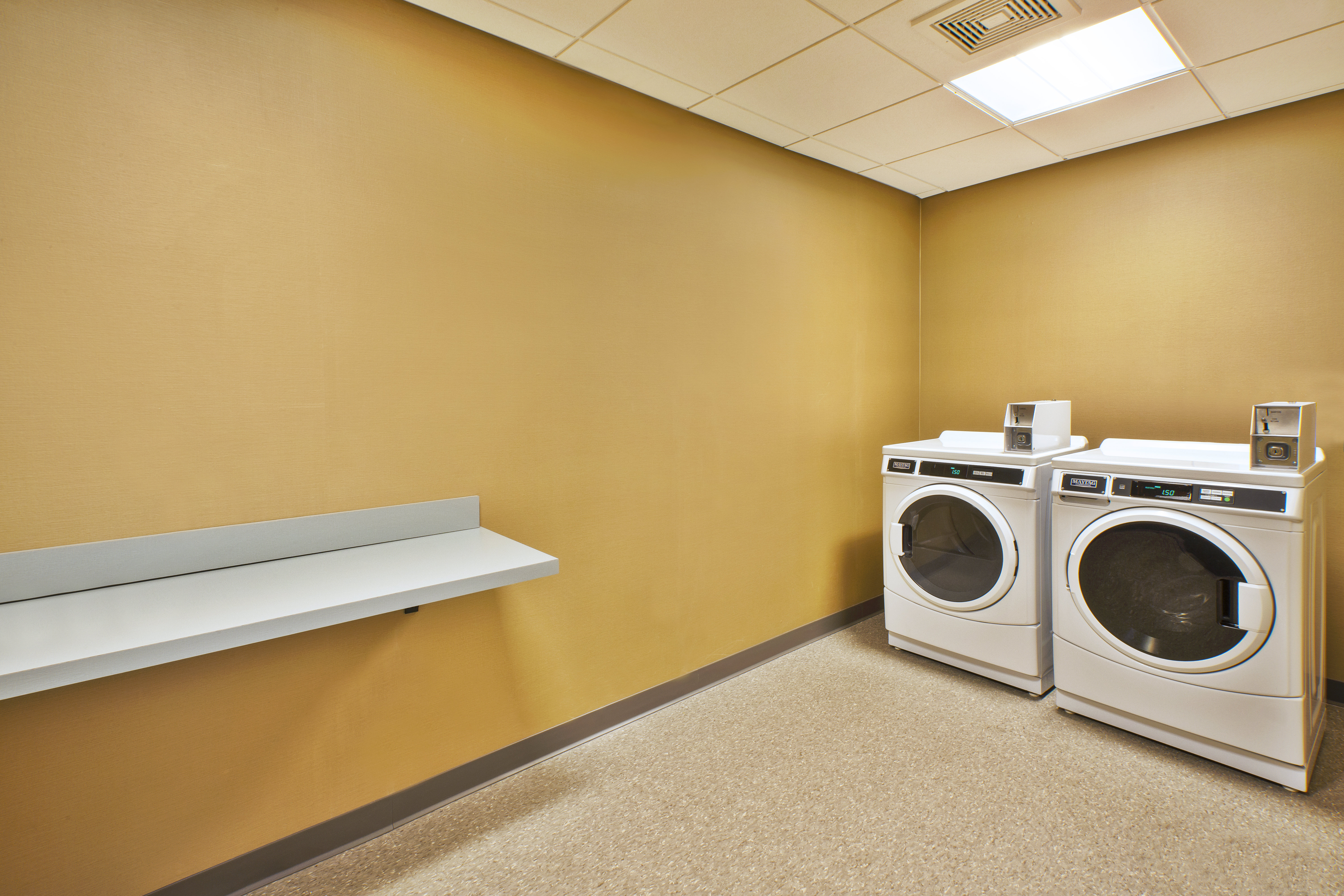 holiday inn express and suites new castle by ihg