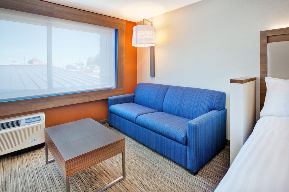 holiday inn express and suites new castle by ihg