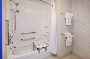 Holiday Inn Express & Suites New Castle By Ihg,Grove City>>Butler,3 star