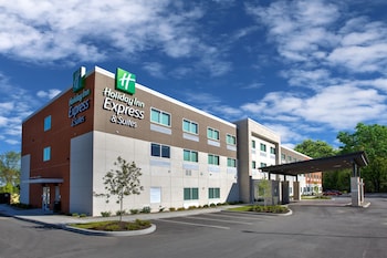 Holiday Inn Express & Suites New Castle By Ihg,Grove City>>Butler,3 star