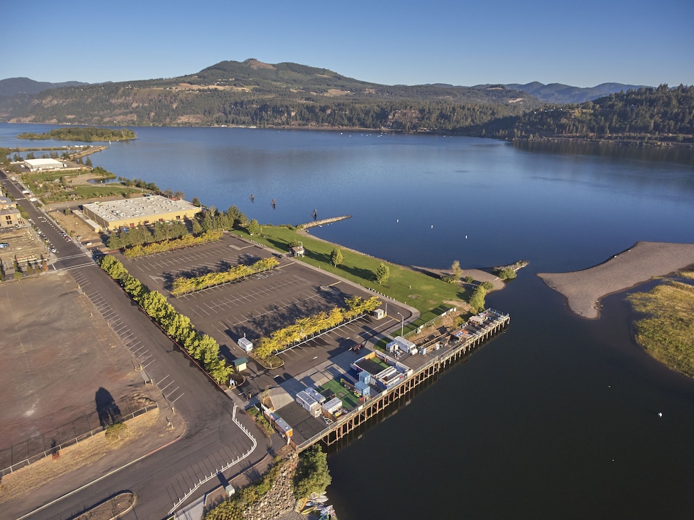 hampton inn and suites hood river