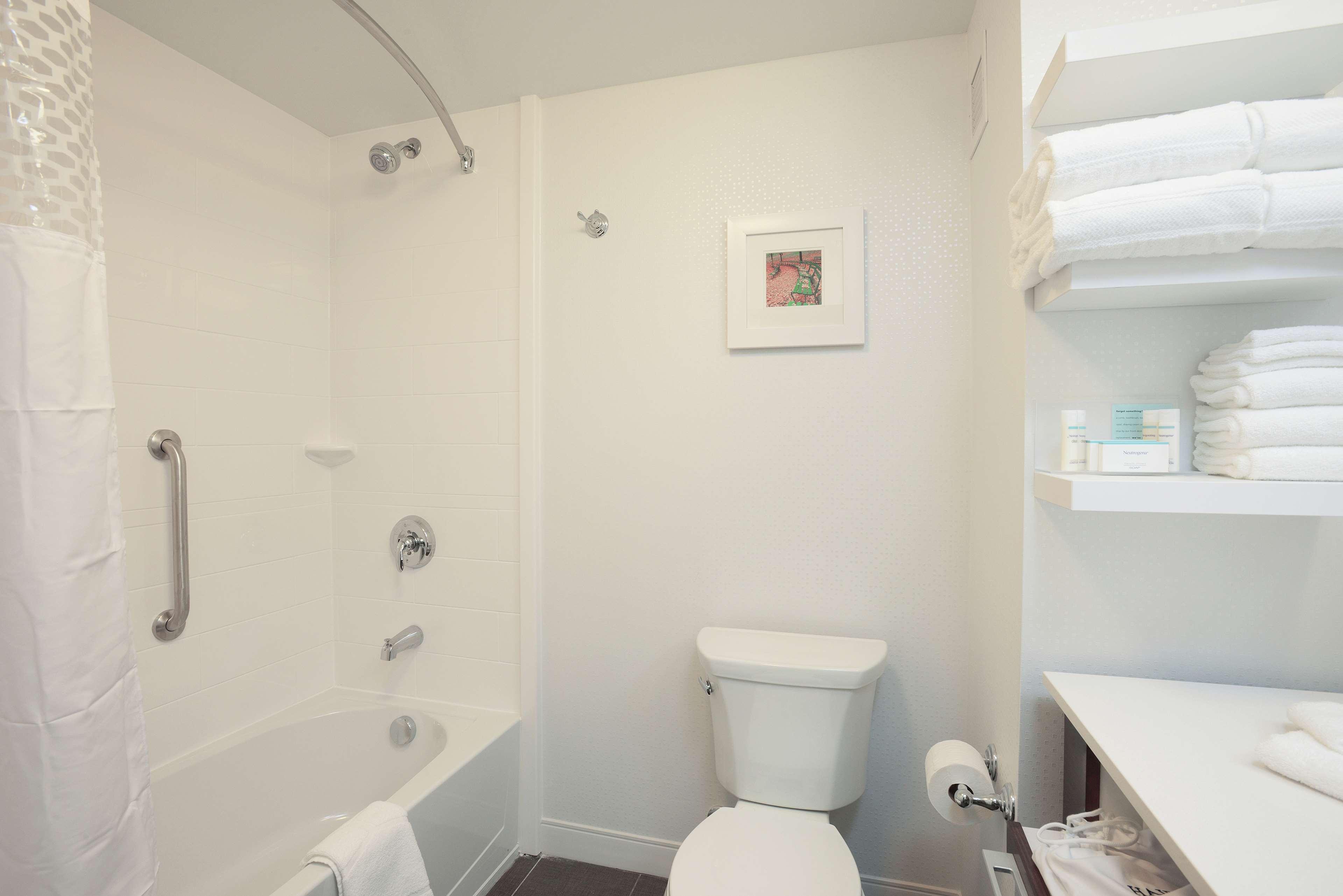 hampton inn and suites cincinnati kenwood