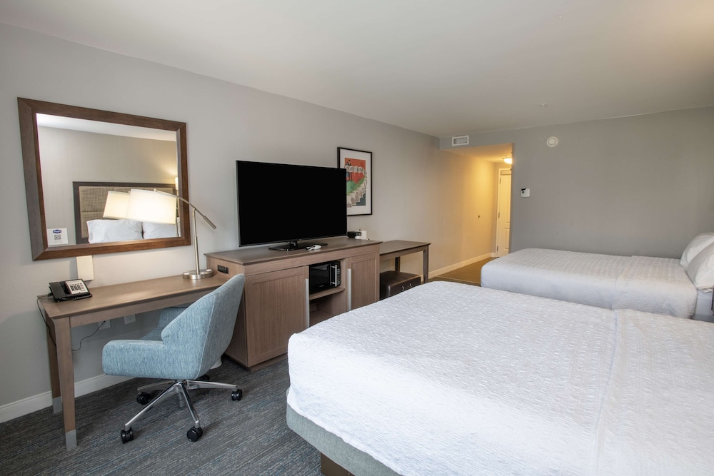 hampton inn and suites cincinnati kenwood