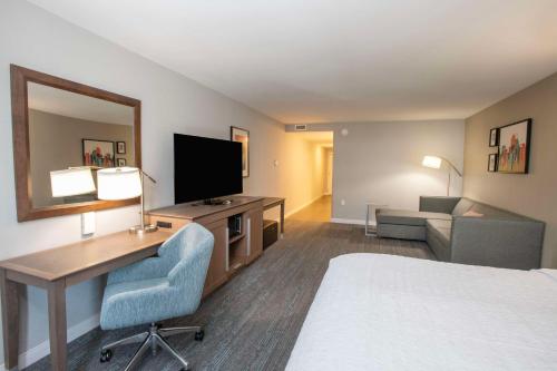 hampton inn and suites cincinnati kenwood