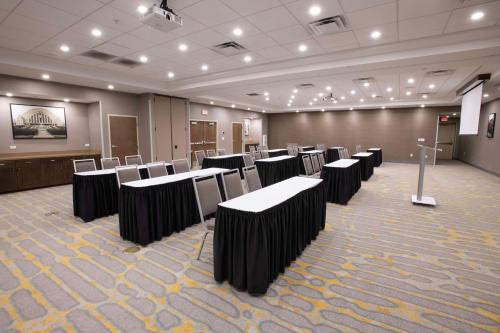 hampton inn and suites cincinnati kenwood
