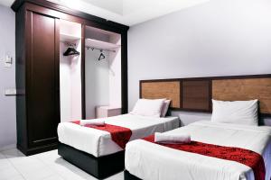 leisure cove hotel and apartments