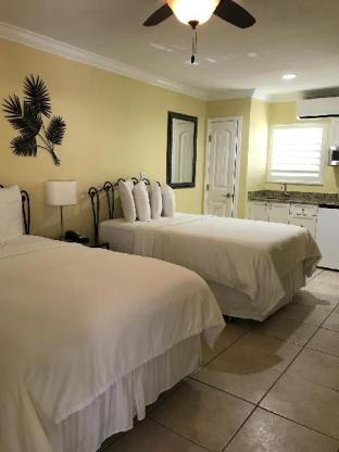 Hotel Sol,Near Suncoast Seabird Sanctuary,3 star