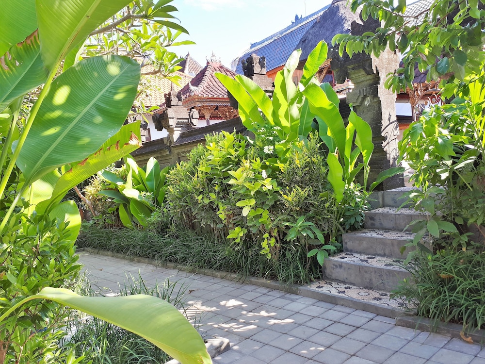 the calmtree bungalows