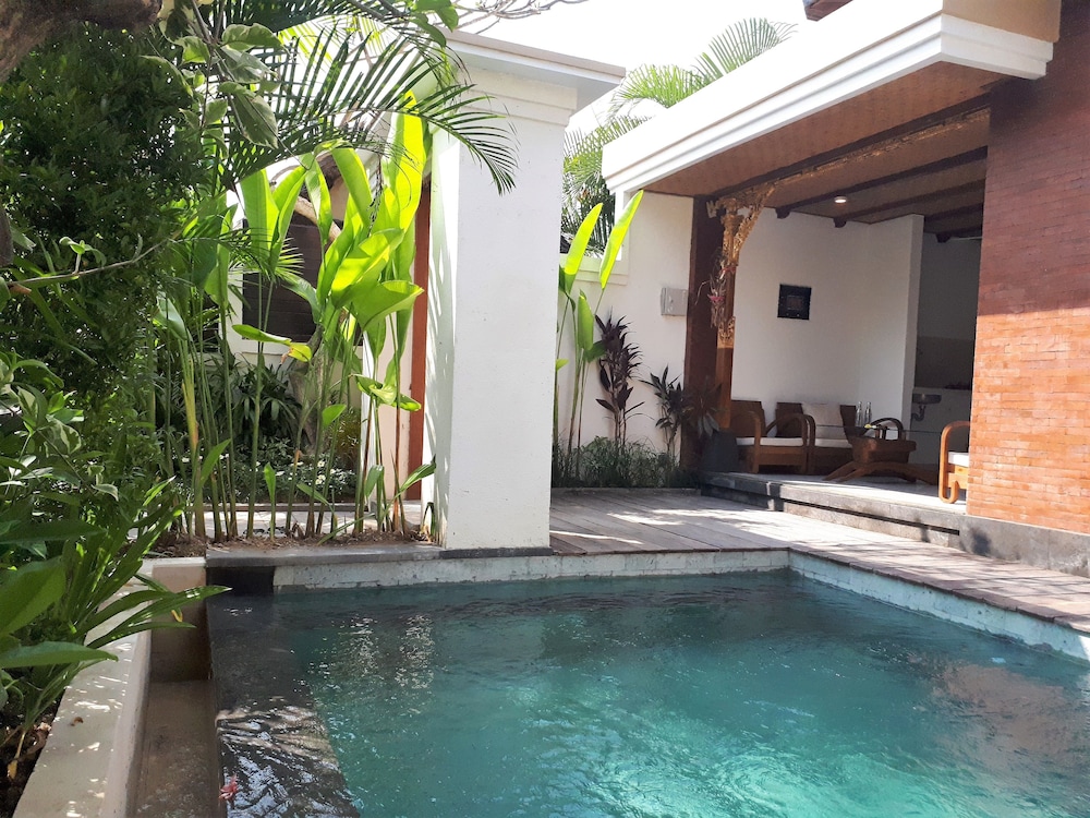 the calmtree bungalows