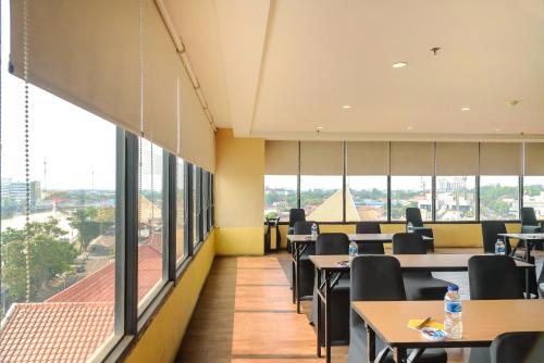 yellow bee tangerang