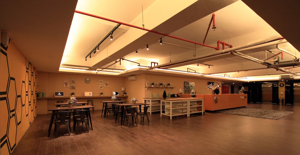 yellow bee tangerang