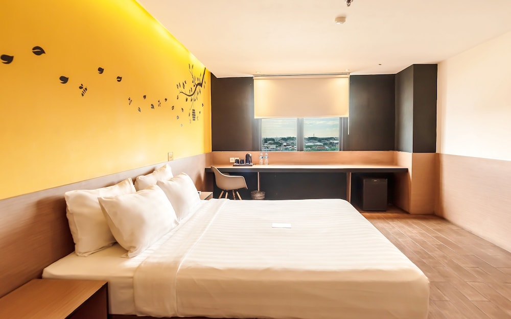 yellow bee tangerang