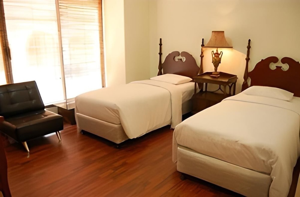 arimbi pejaten suites