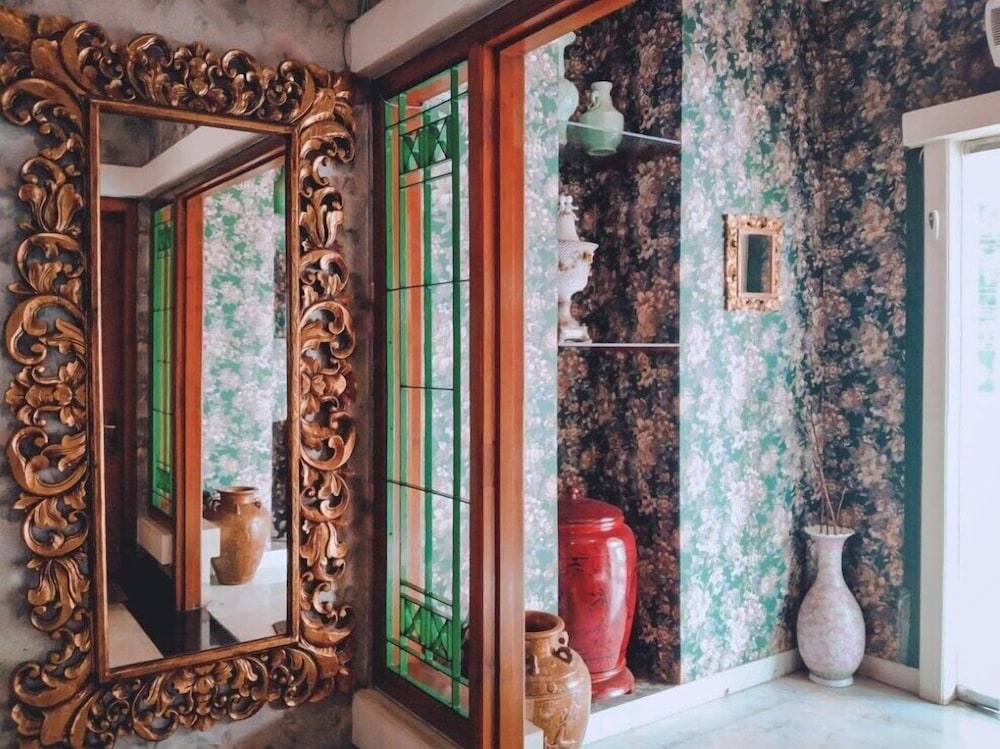 arimbi pejaten suites