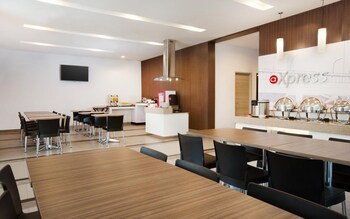 amaris hotel satrio kuningan jakarta