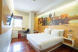 Life Hotel Stasiun Kota Surabaya,Near Itc Surabaya Mega Grosir,3 star