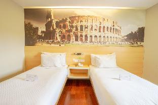 life hotel stasiun kota surabaya